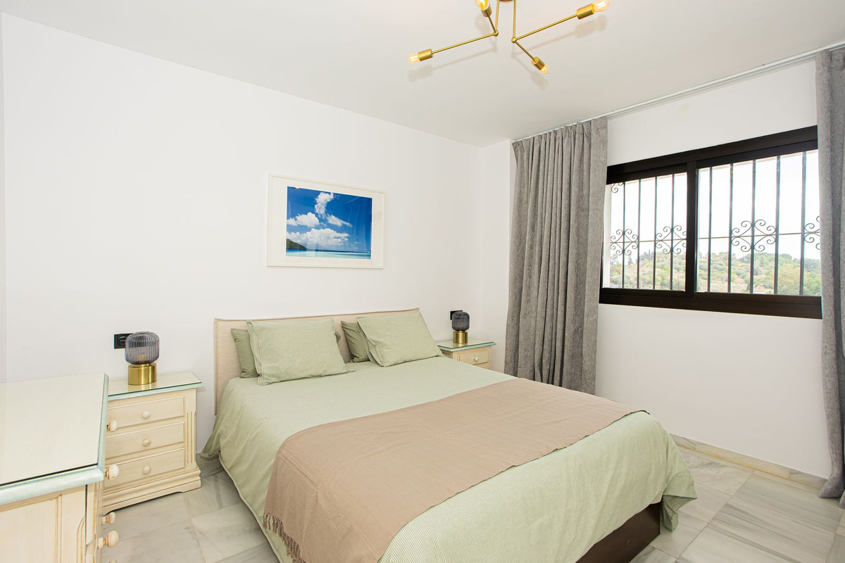 2 Bed Apartment for sale in The Golden Mile Costa Del Sol, Málaga, Spain