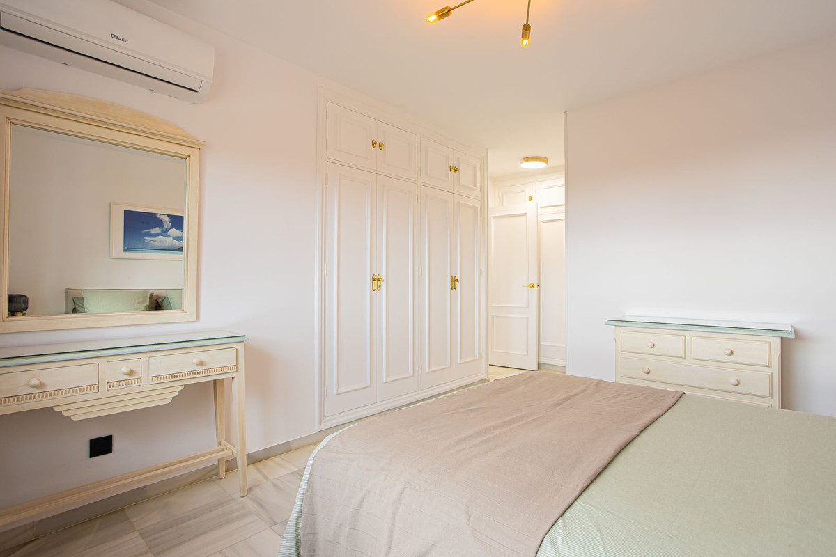 2 Bed Apartment for sale in The Golden Mile Costa Del Sol, Málaga, Spain