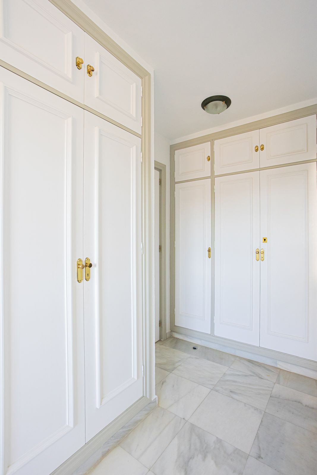 2 Bed Apartment for sale in The Golden Mile Costa Del Sol, Málaga, Spain