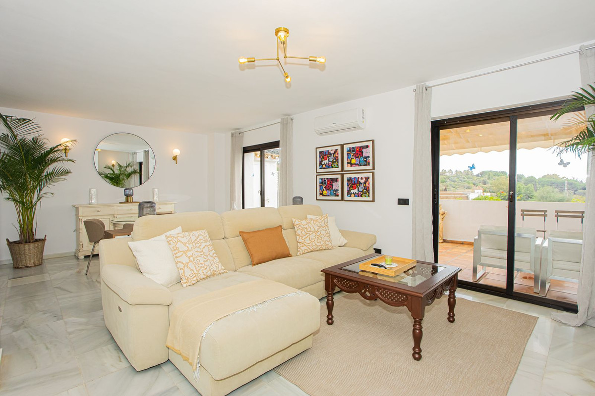 2 Bed Apartment for sale in The Golden Mile Costa Del Sol, Málaga, Spain