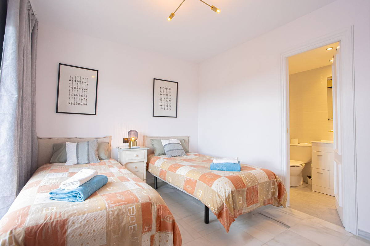 2 Bed Apartment for sale in The Golden Mile Costa Del Sol, Málaga, Spain