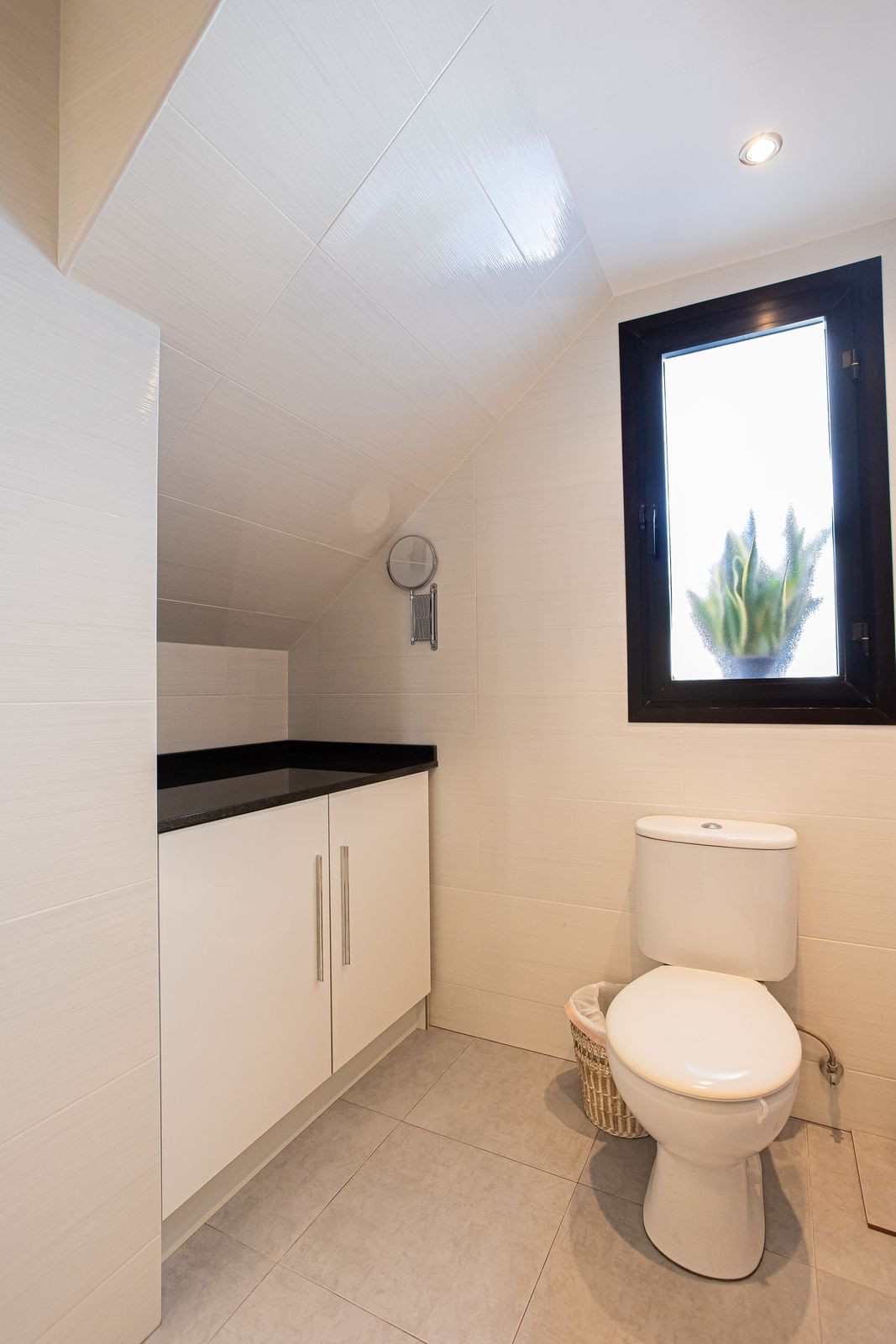 2 Bed Apartment for sale in The Golden Mile Costa Del Sol, Málaga, Spain