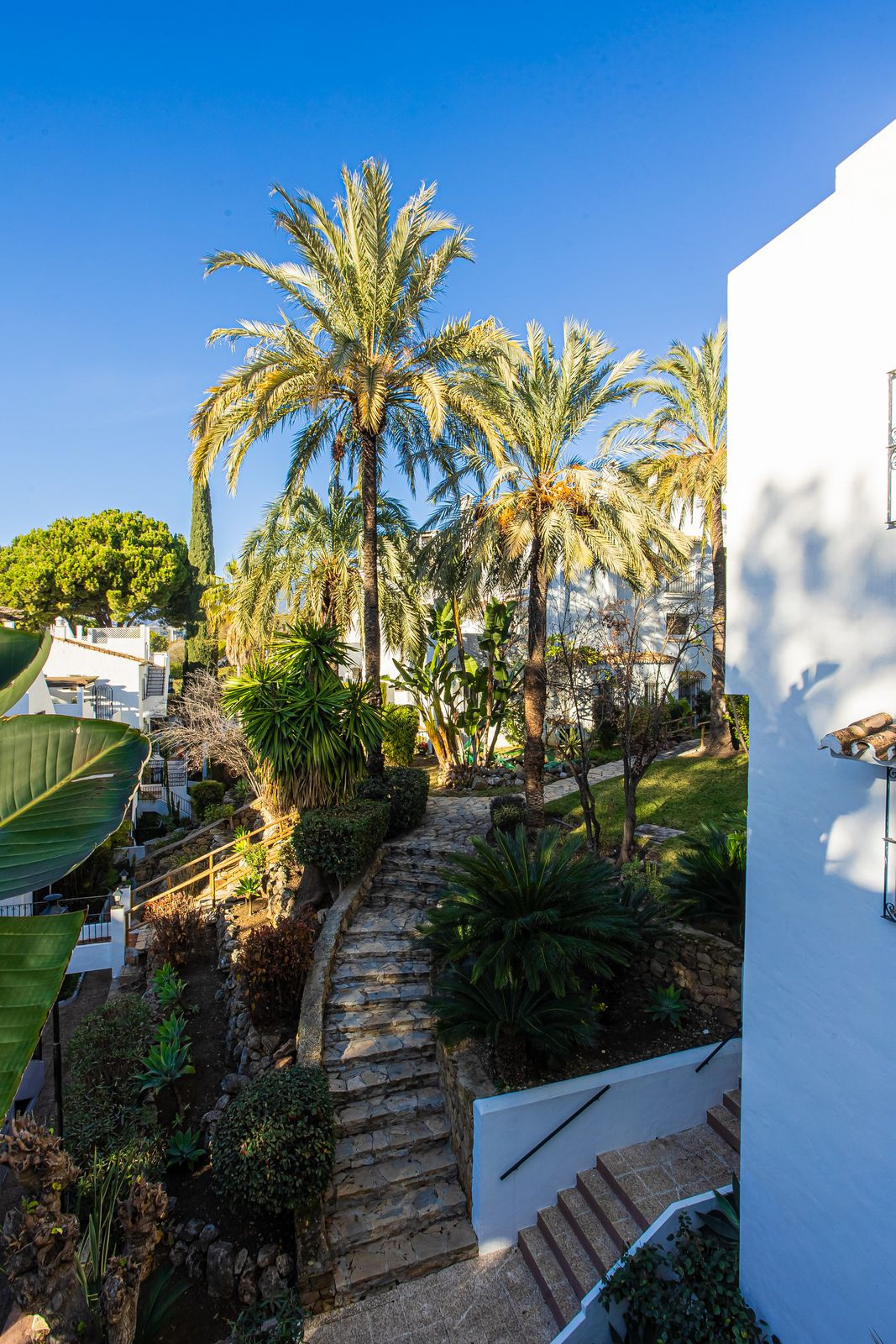 2 Bed Apartment for sale in The Golden Mile Costa Del Sol, Málaga, Spain