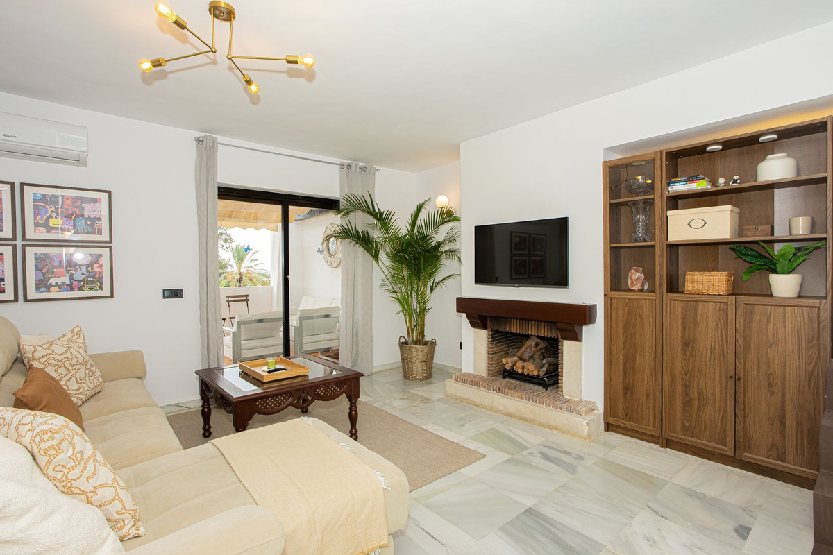 2 Bed Apartment for sale in The Golden Mile Costa Del Sol, Málaga, Spain