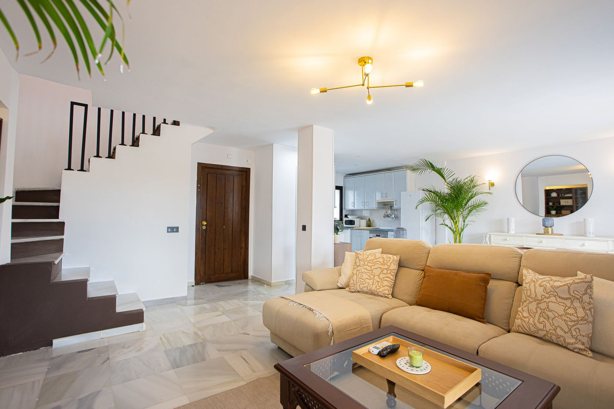2 Bed Apartment for sale in The Golden Mile Costa Del Sol, Málaga, Spain