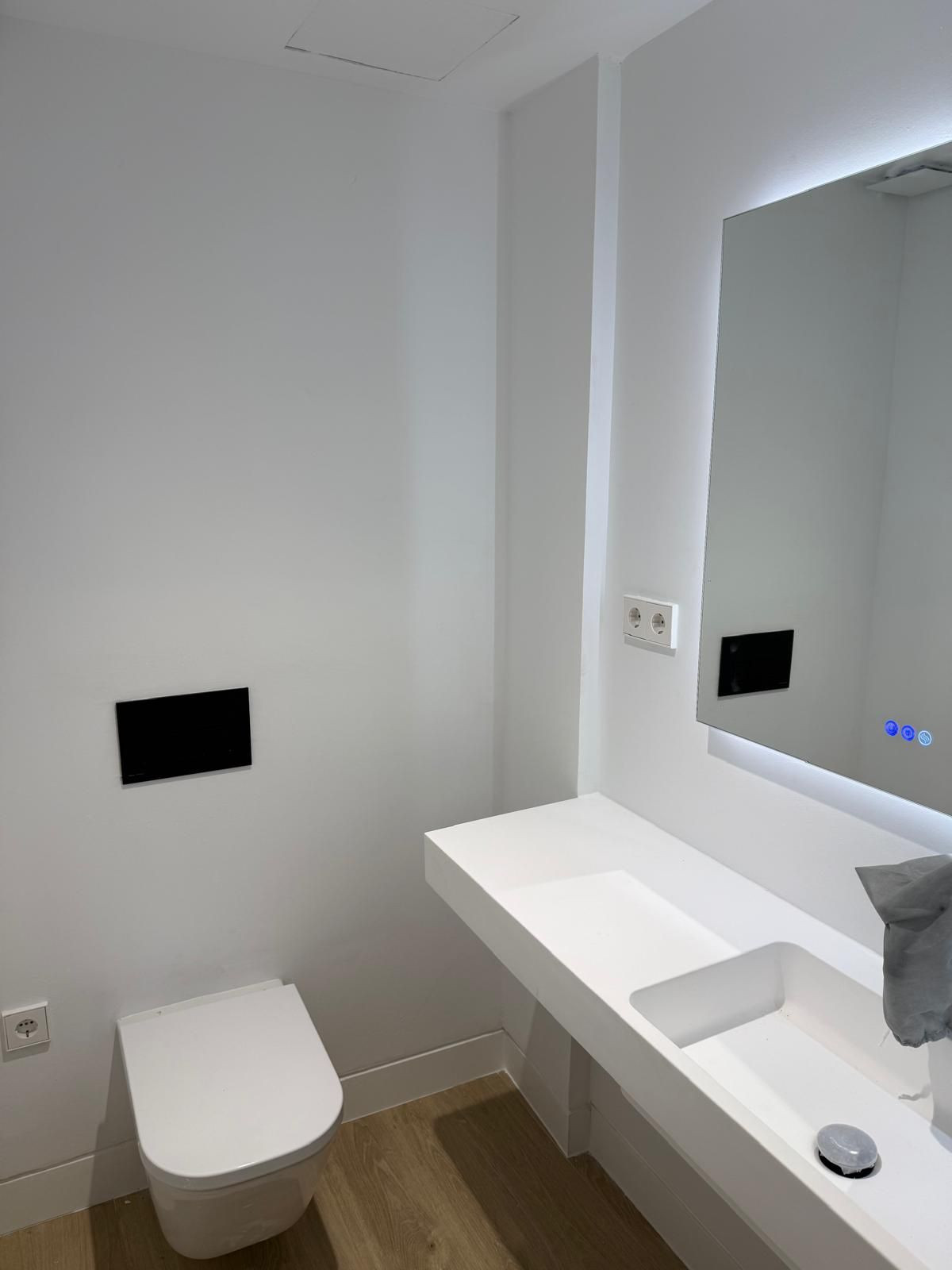 3 Bed Apartment for sale in Nueva Andalucía Costa Del Sol, Málaga, Spain