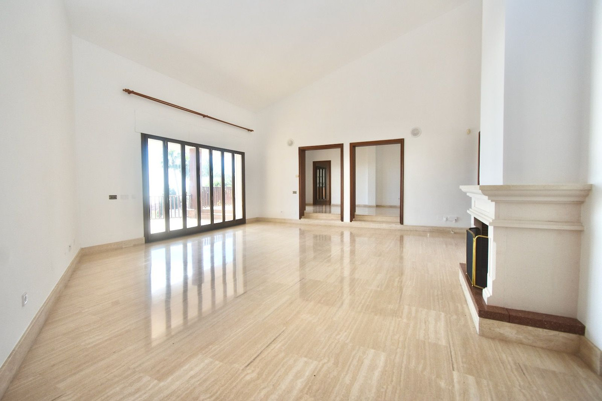 7 Bed Townhouse for sale in Benalmadena Costa Del Sol, Málaga, Spain