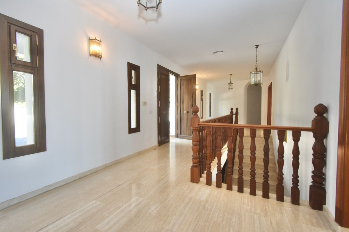 7 Bed Townhouse for sale in Benalmadena Costa Del Sol, Málaga, Spain