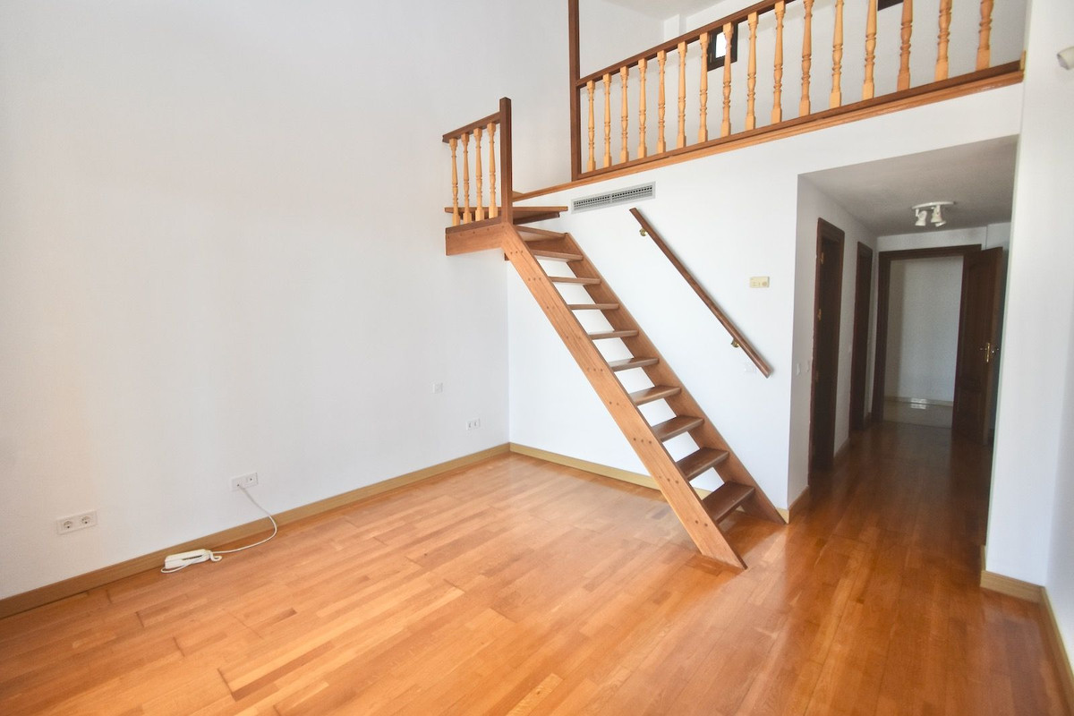 7 Bed Townhouse for sale in Benalmadena Costa Del Sol, Málaga, Spain