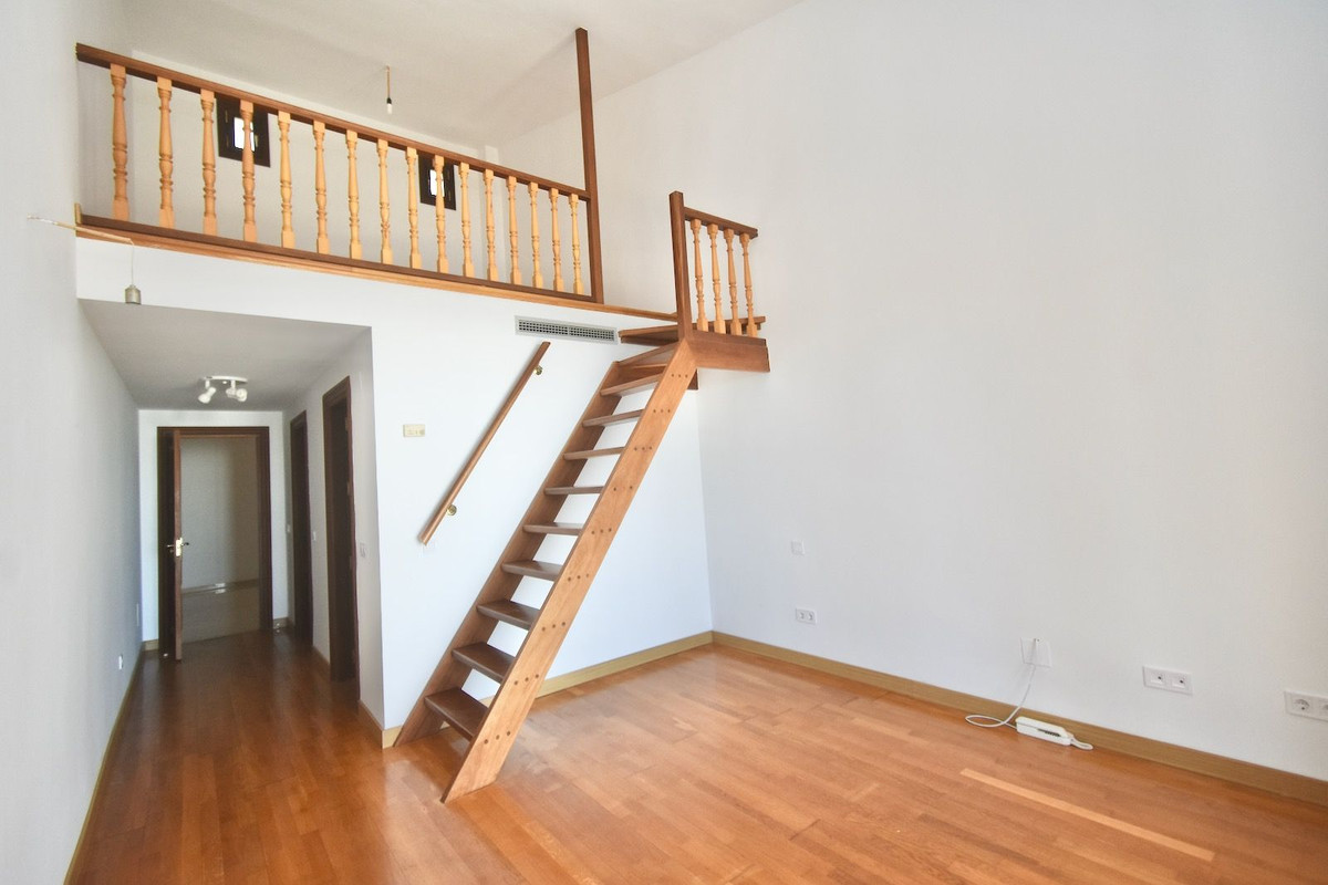 7 Bed Townhouse for sale in Benalmadena Costa Del Sol, Málaga, Spain