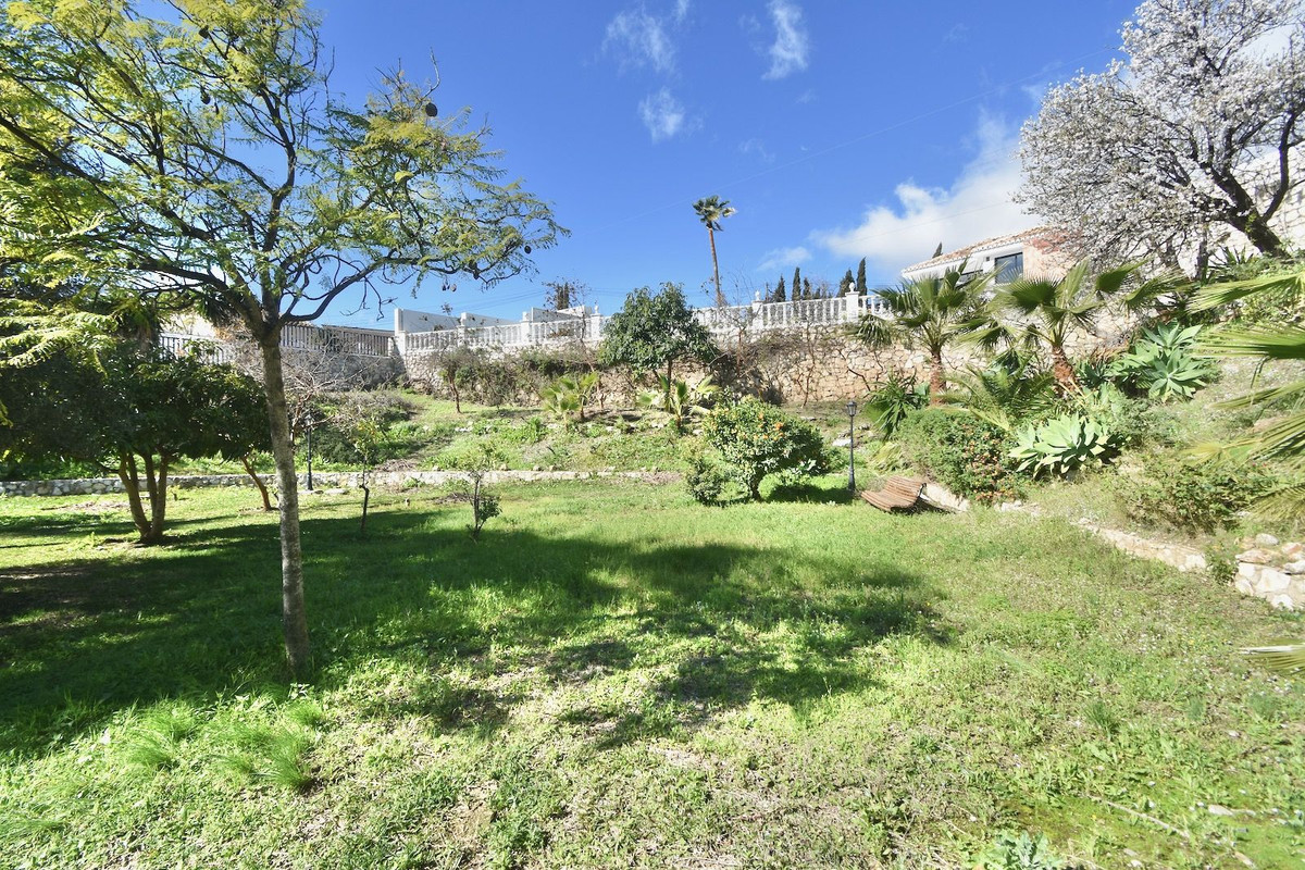 7 Bed Townhouse for sale in Benalmadena Costa Del Sol, Málaga, Spain