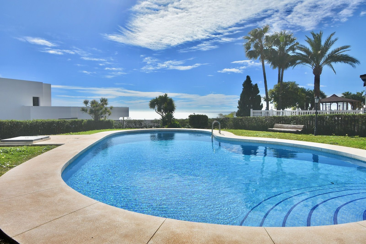 7 Bed Townhouse for sale in Benalmadena Costa Del Sol, Málaga, Spain
