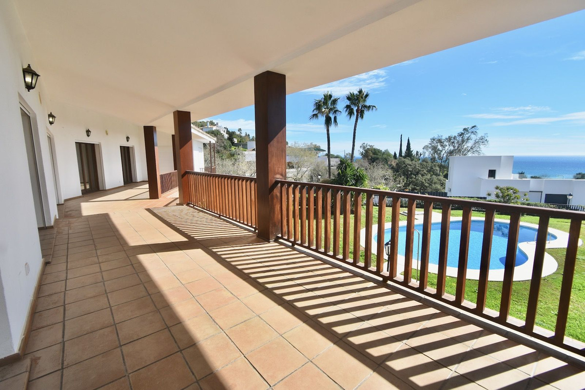 7 Bed Townhouse for sale in Benalmadena Costa Del Sol, Málaga, Spain