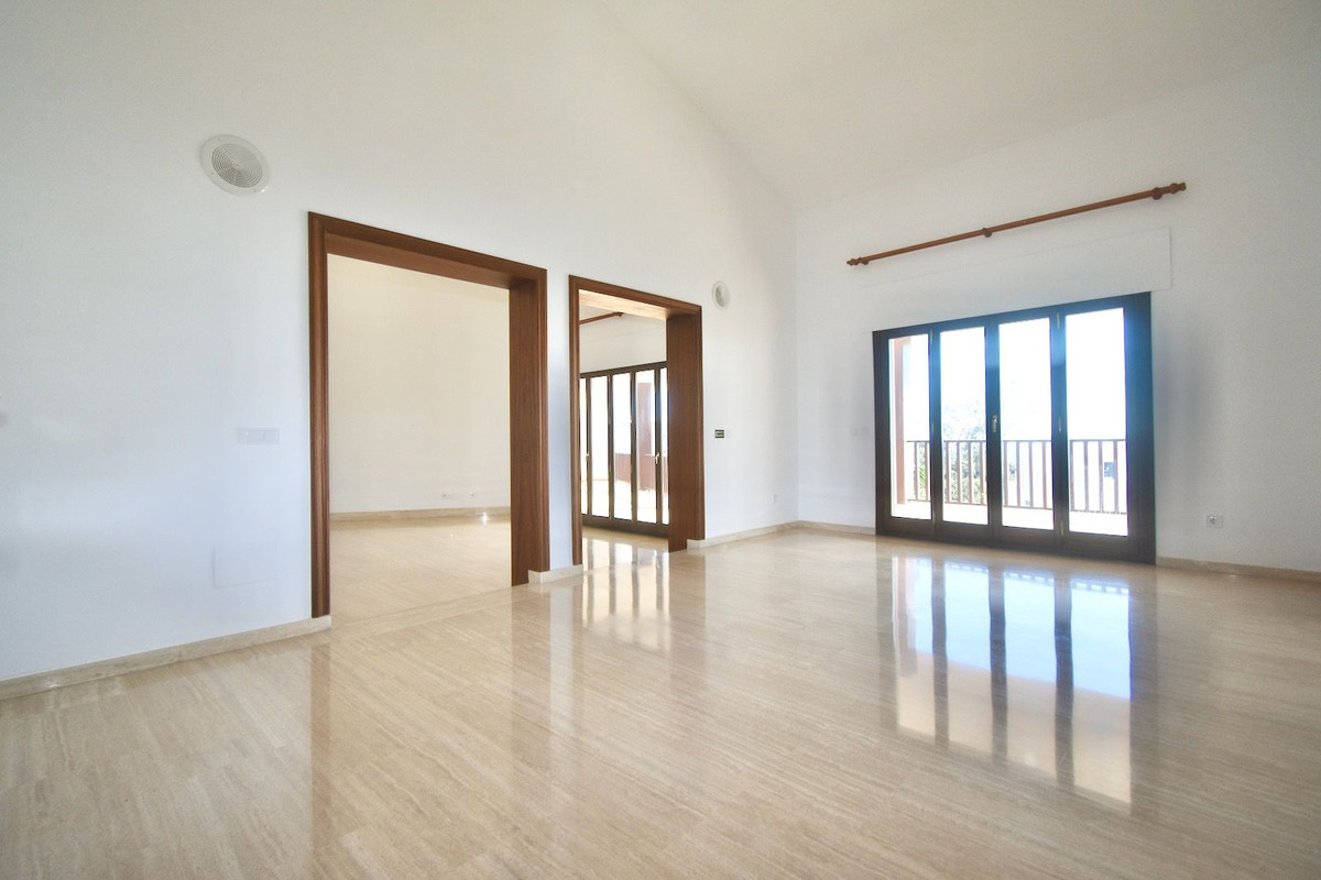 7 Bed Townhouse for sale in Benalmadena Costa Del Sol, Málaga, Spain