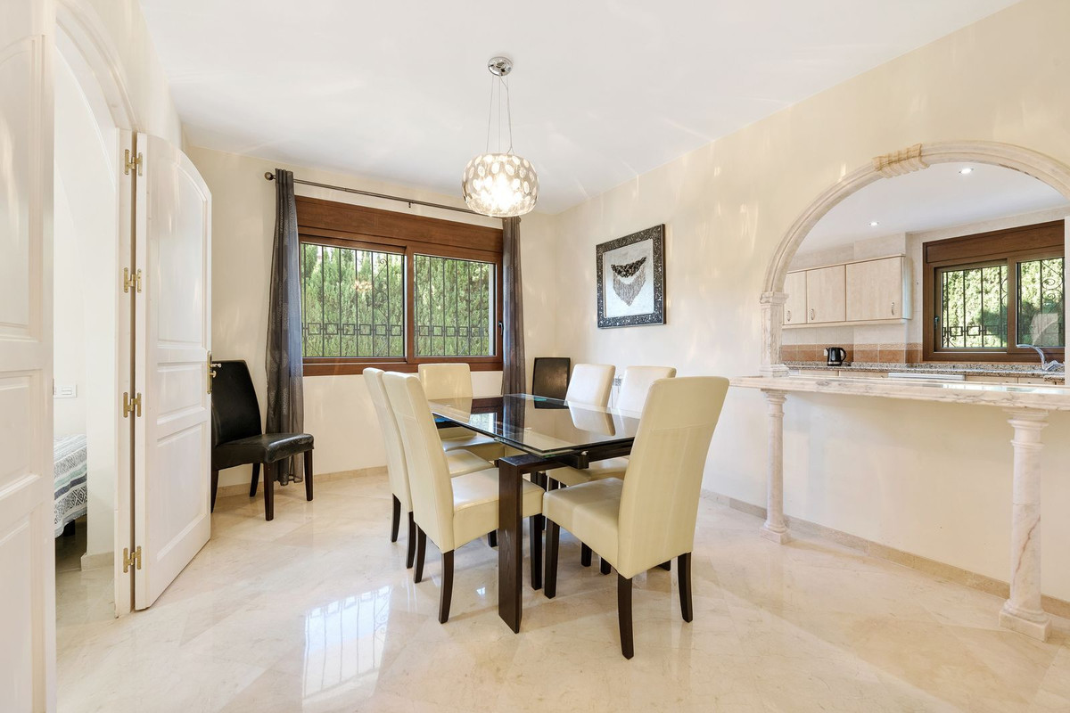 5 Bed Townhouse for sale in Atalaya Costa Del Sol, Málaga, Spain
