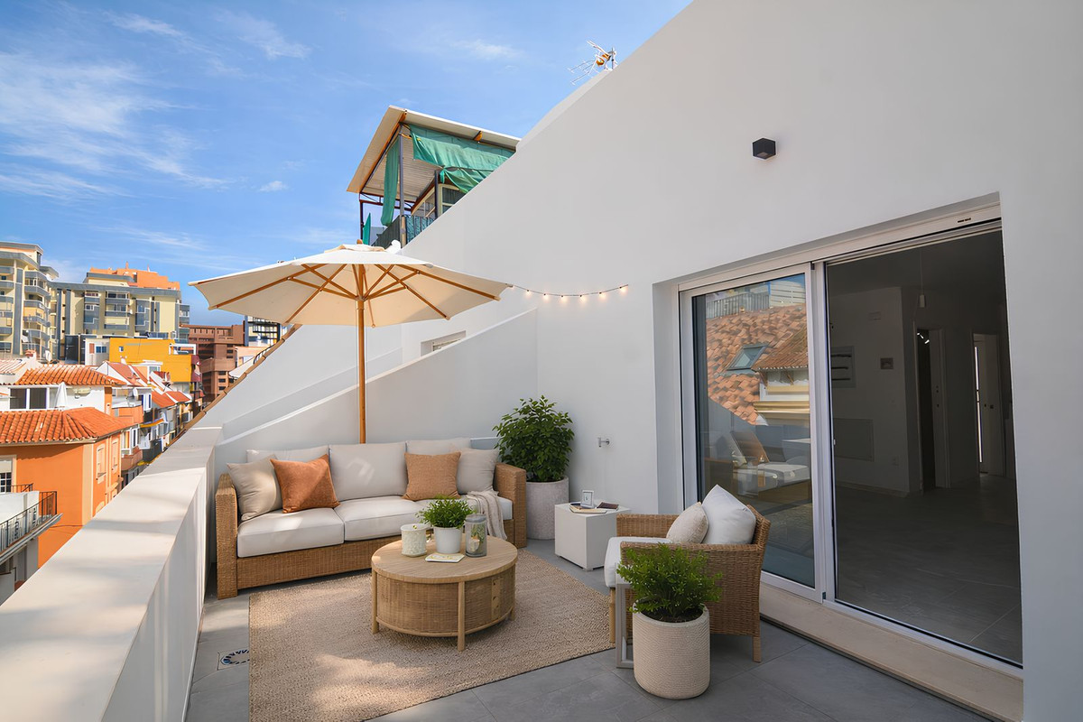 2 Bed Apartment for sale in Fuengirola Costa Del Sol, Málaga, Spain