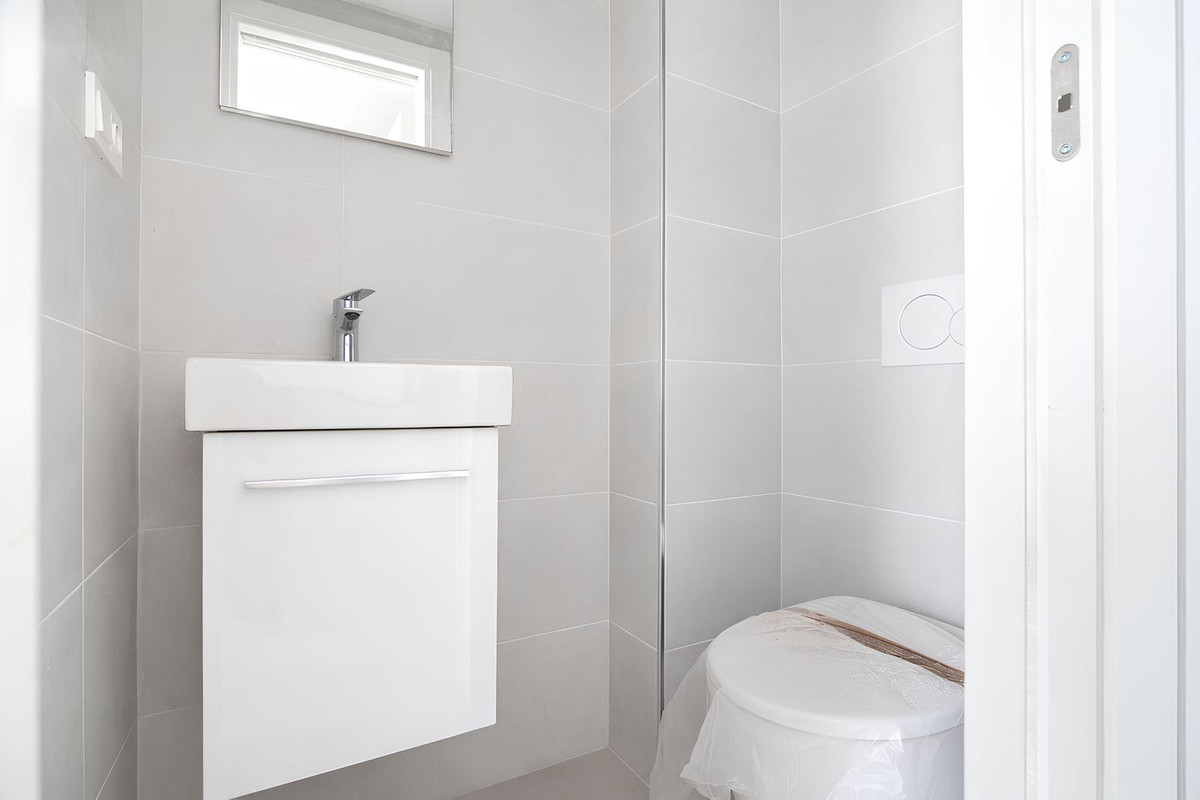 3 Bed Apartment for sale in Fuengirola Costa Del Sol, Málaga, Spain