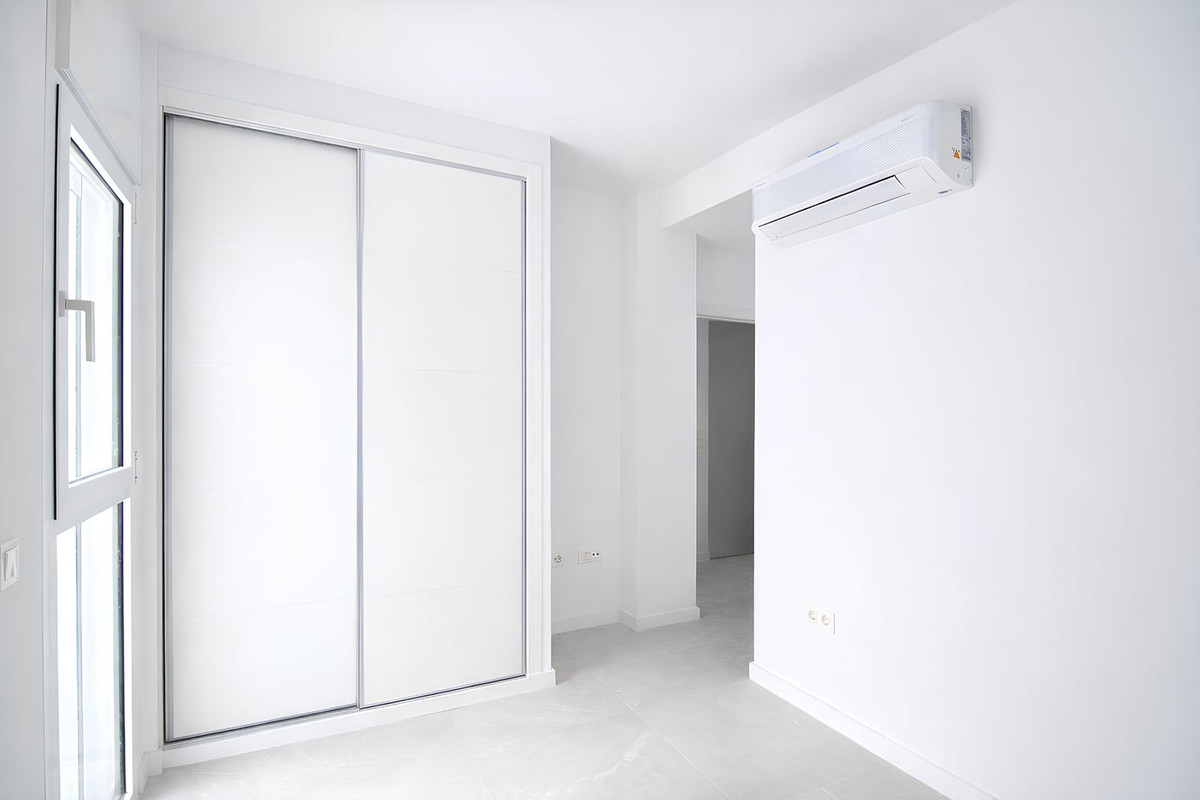 3 Bed Apartment for sale in Fuengirola Costa Del Sol, Málaga, Spain