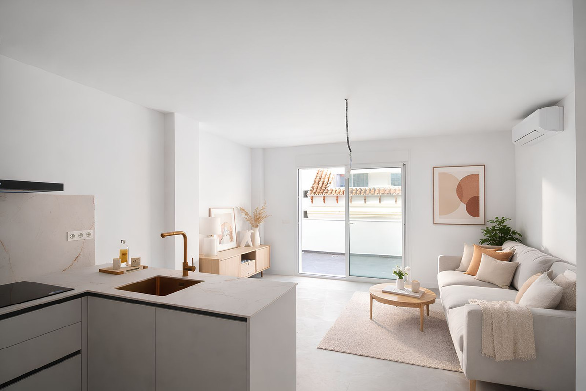 3 Bed Apartment for sale in Fuengirola Costa Del Sol, Málaga, Spain