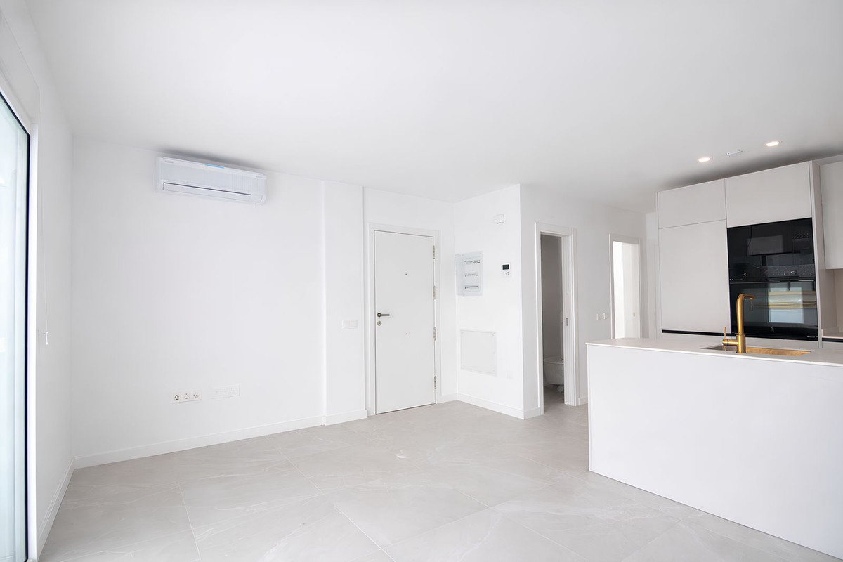 3 Bed Apartment for sale in Fuengirola Costa Del Sol, Málaga, Spain