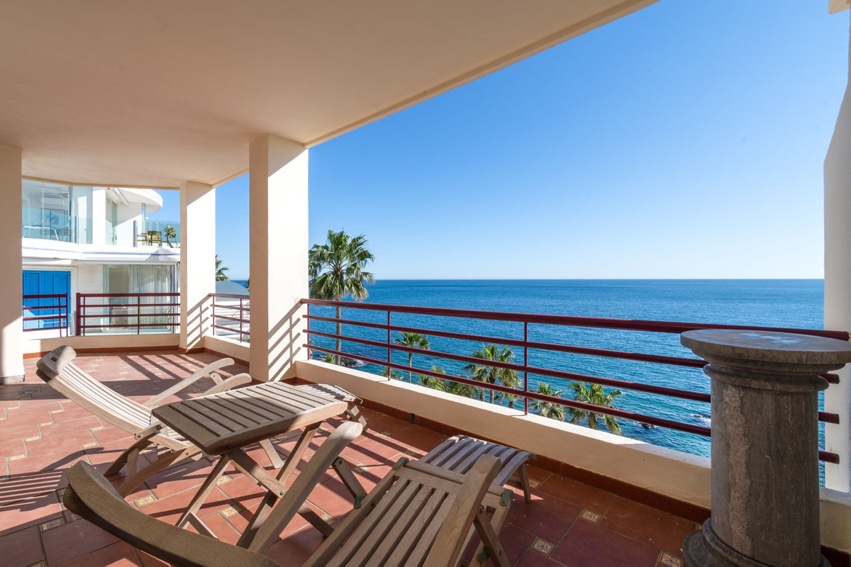3 Bed Apartment for sale in Torrequebrada Costa Del Sol, Málaga, Spain