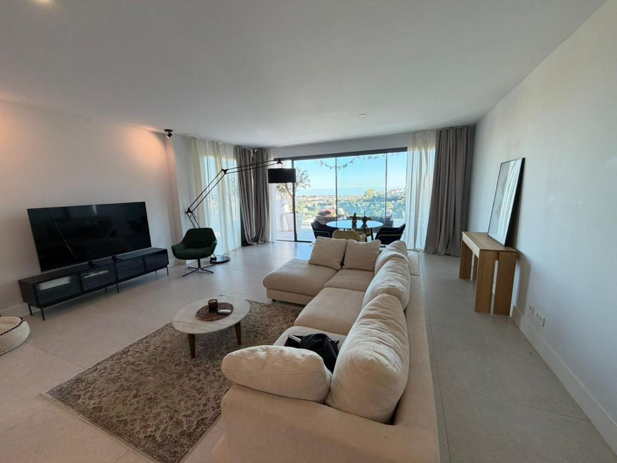 2 Bed Apartment for sale in Benahavís Costa Del Sol, Málaga, Spain