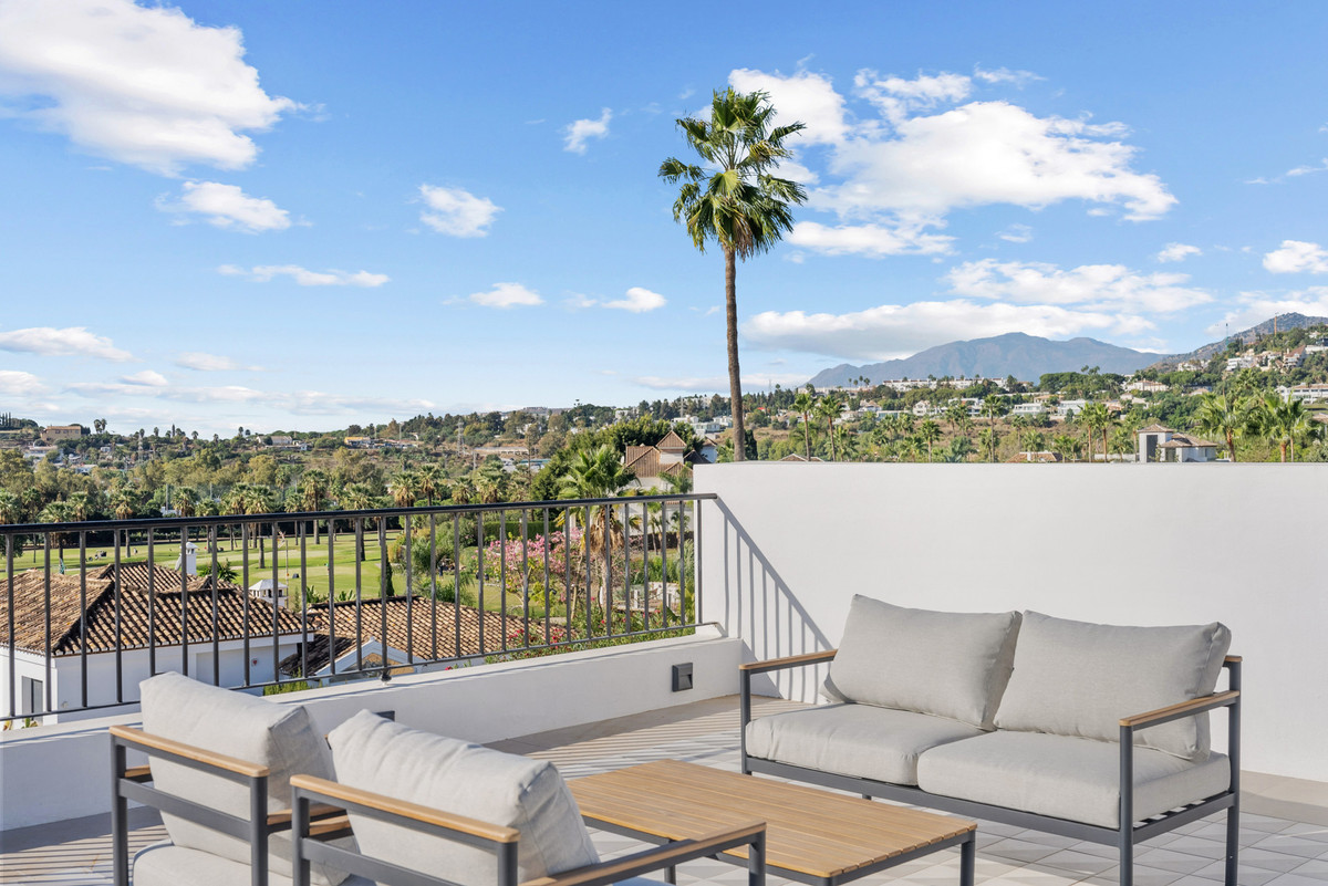 Se vende Villa - Chalet de 4 dormitorios en Costa Del Sol, Málaga, España