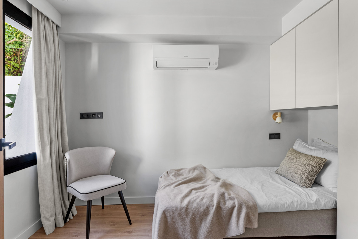 Se vende Villa - Chalet de 4 dormitorios en Costa Del Sol, Málaga, España