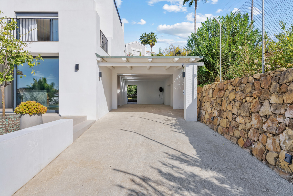 Se vende Villa - Chalet de 4 dormitorios en Costa Del Sol, Málaga, España