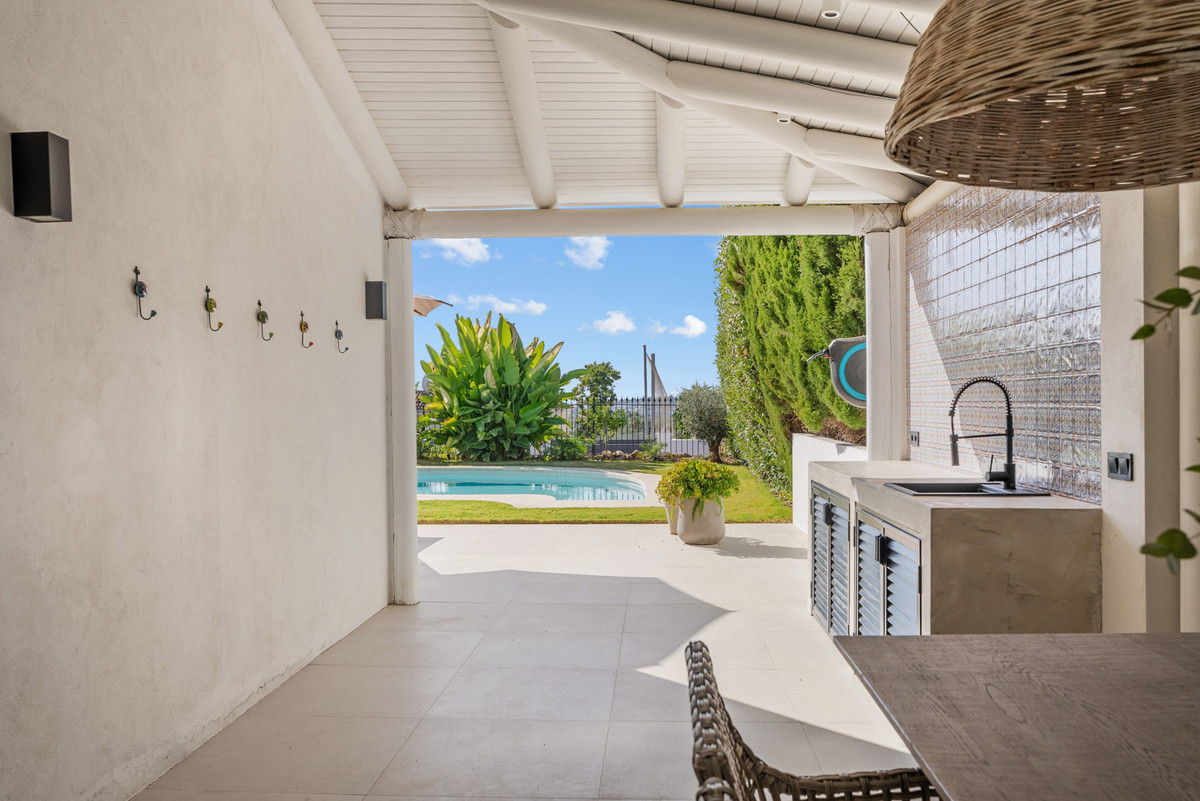 Se vende Villa - Chalet de 4 dormitorios en Costa Del Sol, Málaga, España