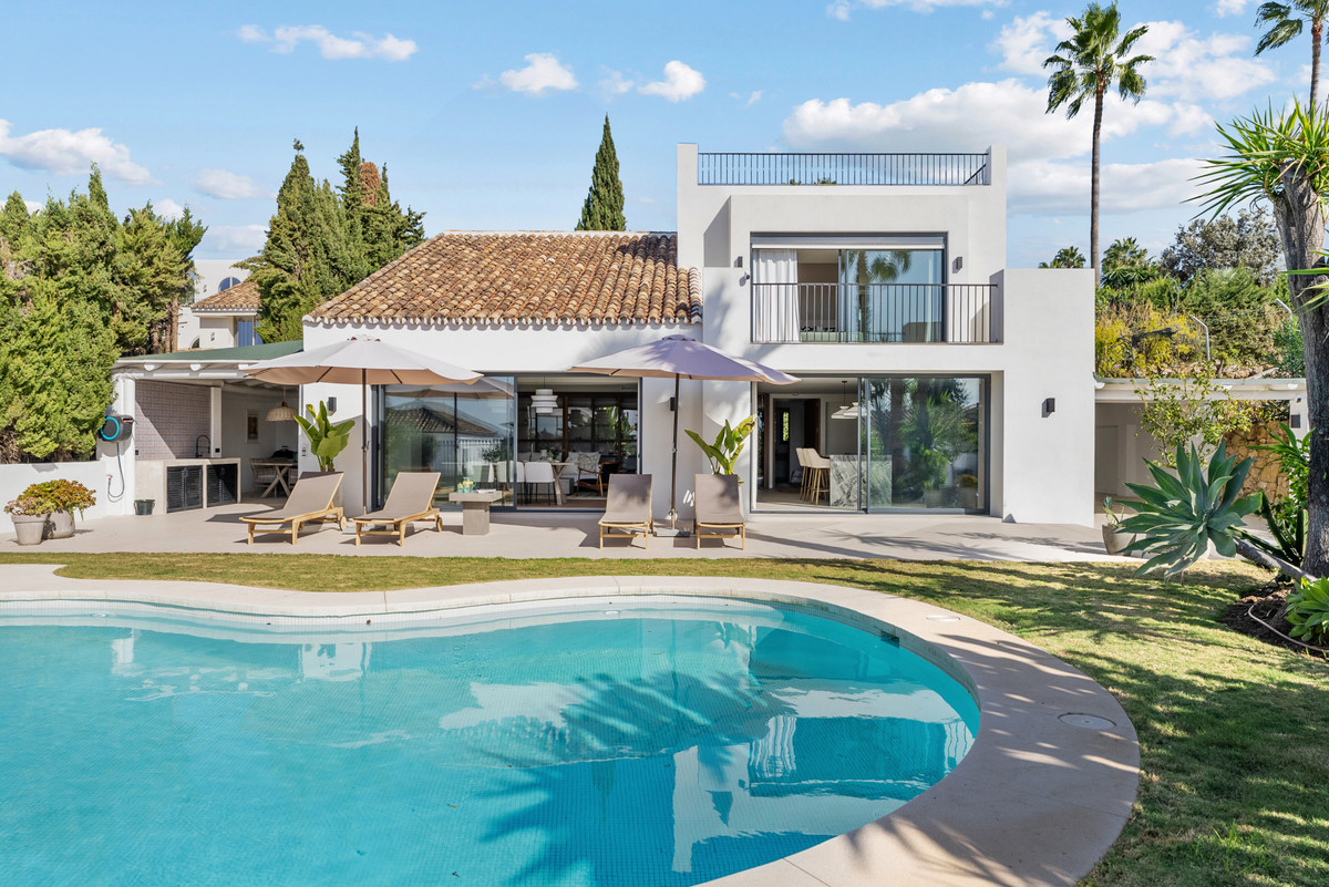 Se vende Villa - Chalet de 4 dormitorios en Costa Del Sol, Málaga, España