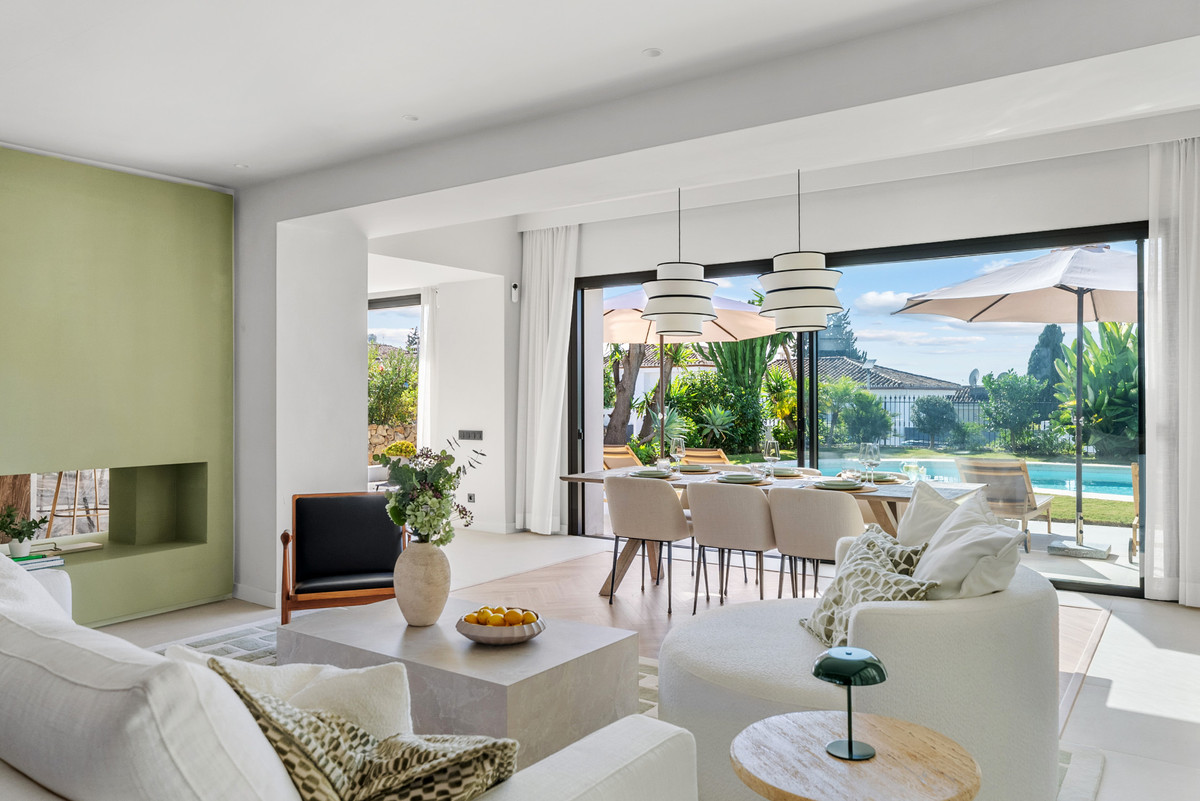 Se vende Villa - Chalet de 4 dormitorios en Costa Del Sol, Málaga, España