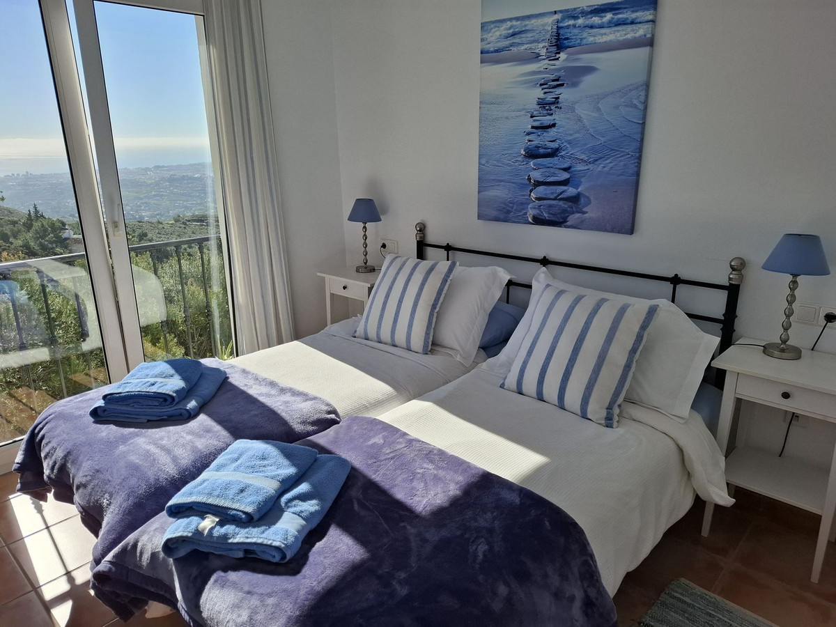 3 Bed Townhouse for sale in Mijas Costa Del Sol, Málaga, Spain