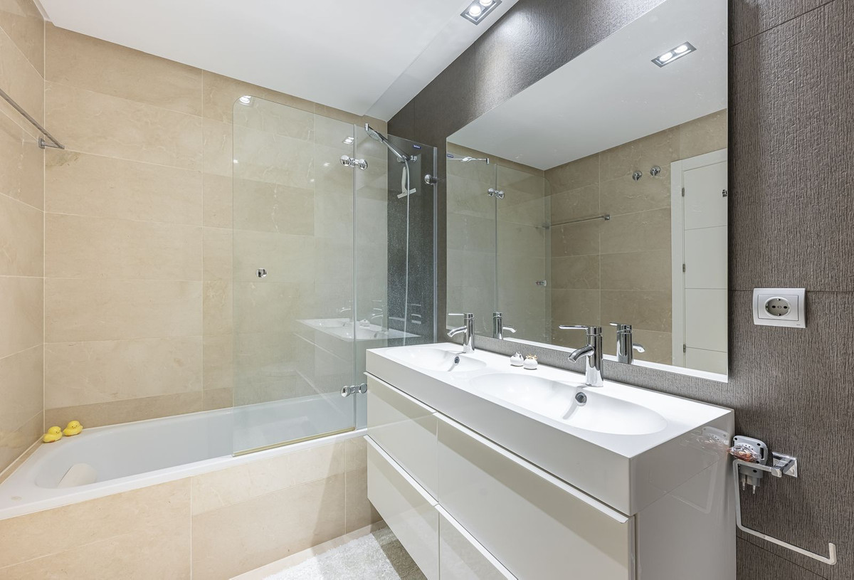 2 Bed Apartment for sale in Los Arqueros Costa Del Sol, Málaga, Spain