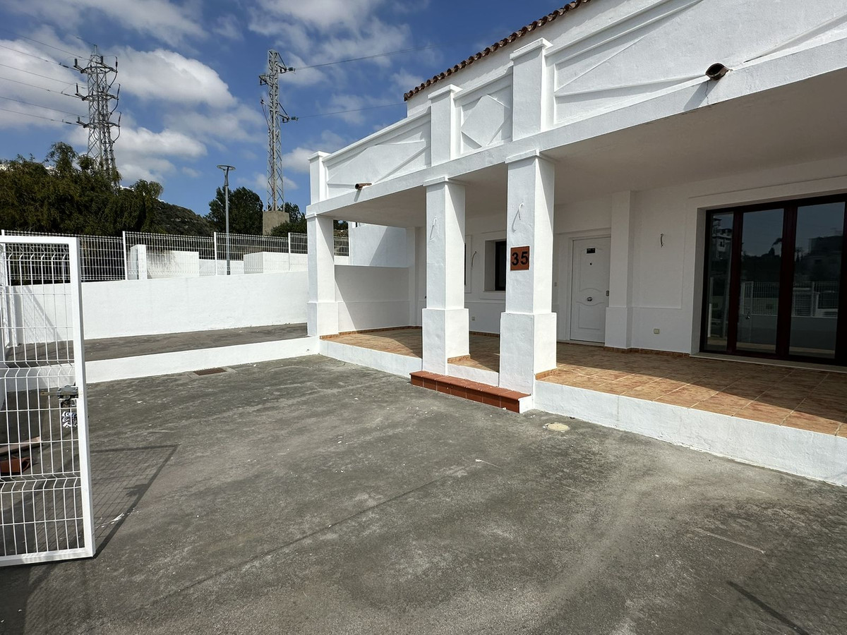 2 Bed Townhouse for sale in Doña Julia Costa Del Sol, Málaga, Spain