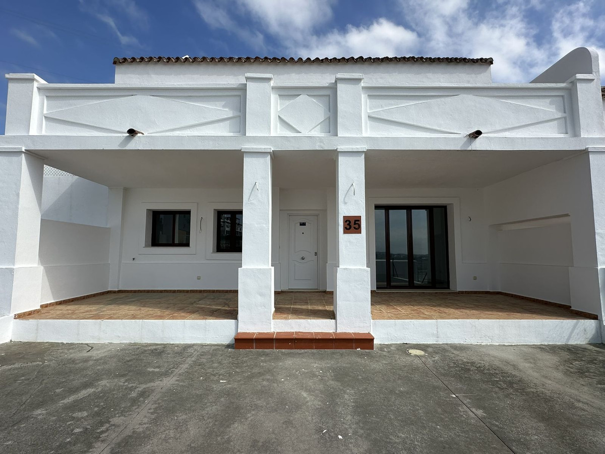 2 Bed Townhouse for sale in Doña Julia Costa Del Sol, Málaga, Spain