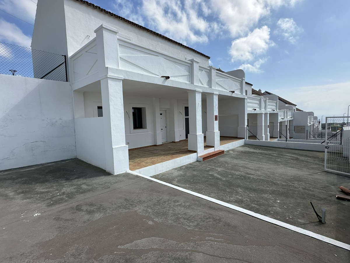 2 Bed Townhouse for sale in Doña Julia Costa Del Sol, Málaga, Spain