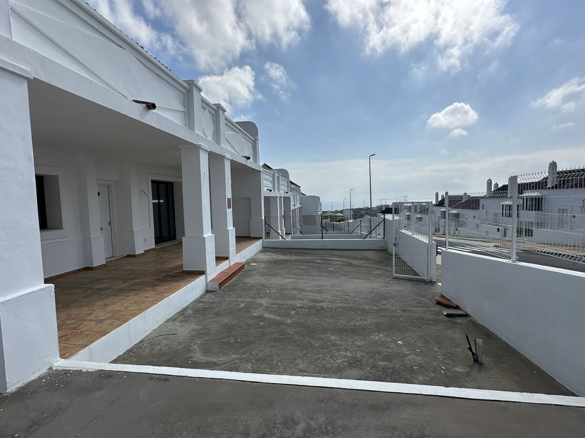 2 Bed Townhouse for sale in Doña Julia Costa Del Sol, Málaga, Spain
