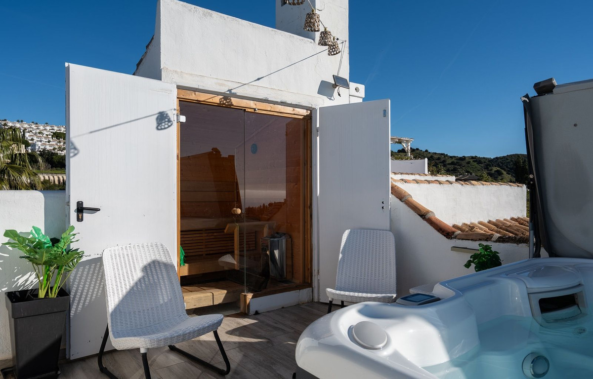3 Bed Townhouse for sale in Calahonda Costa Del Sol, Málaga, Spain
