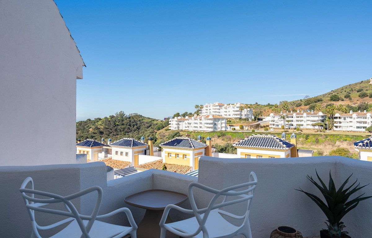 3 Bed Townhouse for sale in Calahonda Costa Del Sol, Málaga, Spain