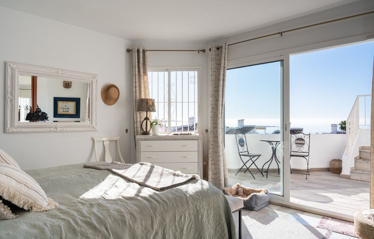 3 Bed Townhouse for sale in Calahonda Costa Del Sol, Málaga, Spain