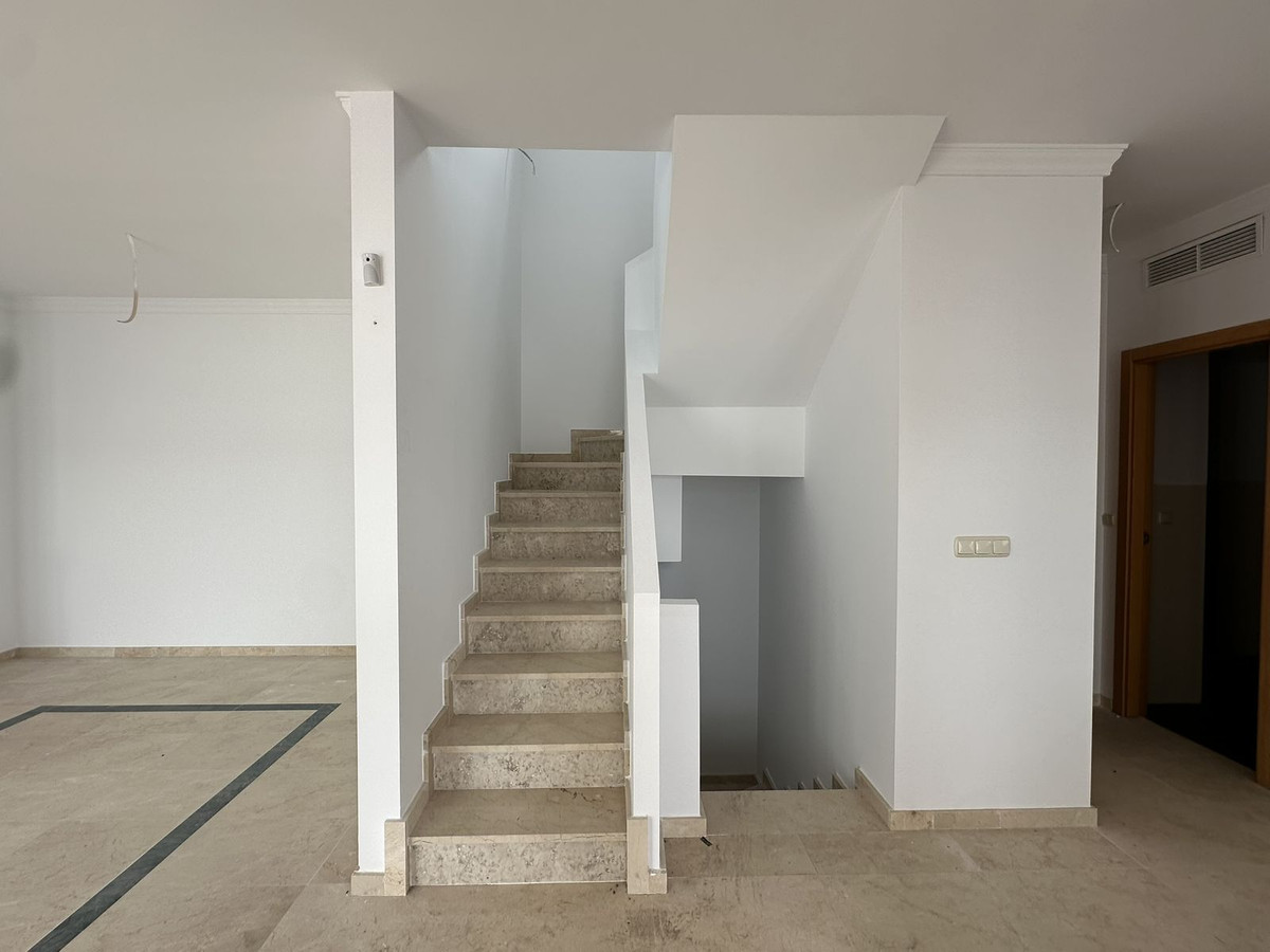 2 Bed Townhouse for sale in Doña Julia Costa Del Sol, Málaga, Spain
