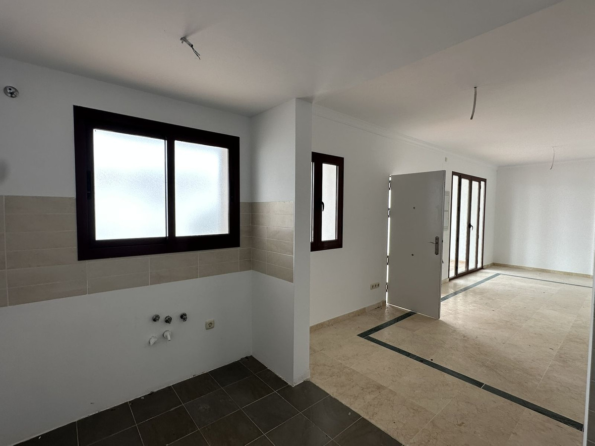 2 Bed Townhouse for sale in Doña Julia Costa Del Sol, Málaga, Spain