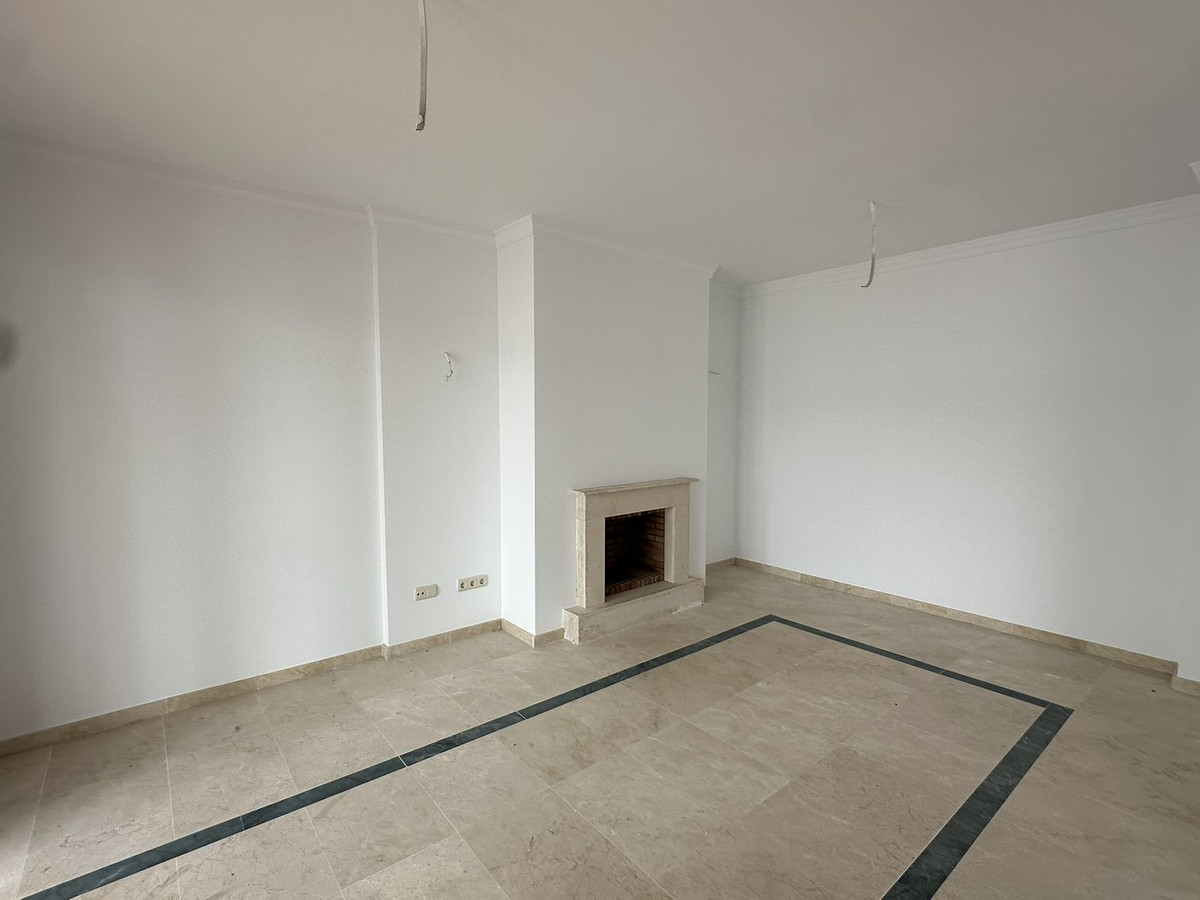 2 Bed Townhouse for sale in Doña Julia Costa Del Sol, Málaga, Spain