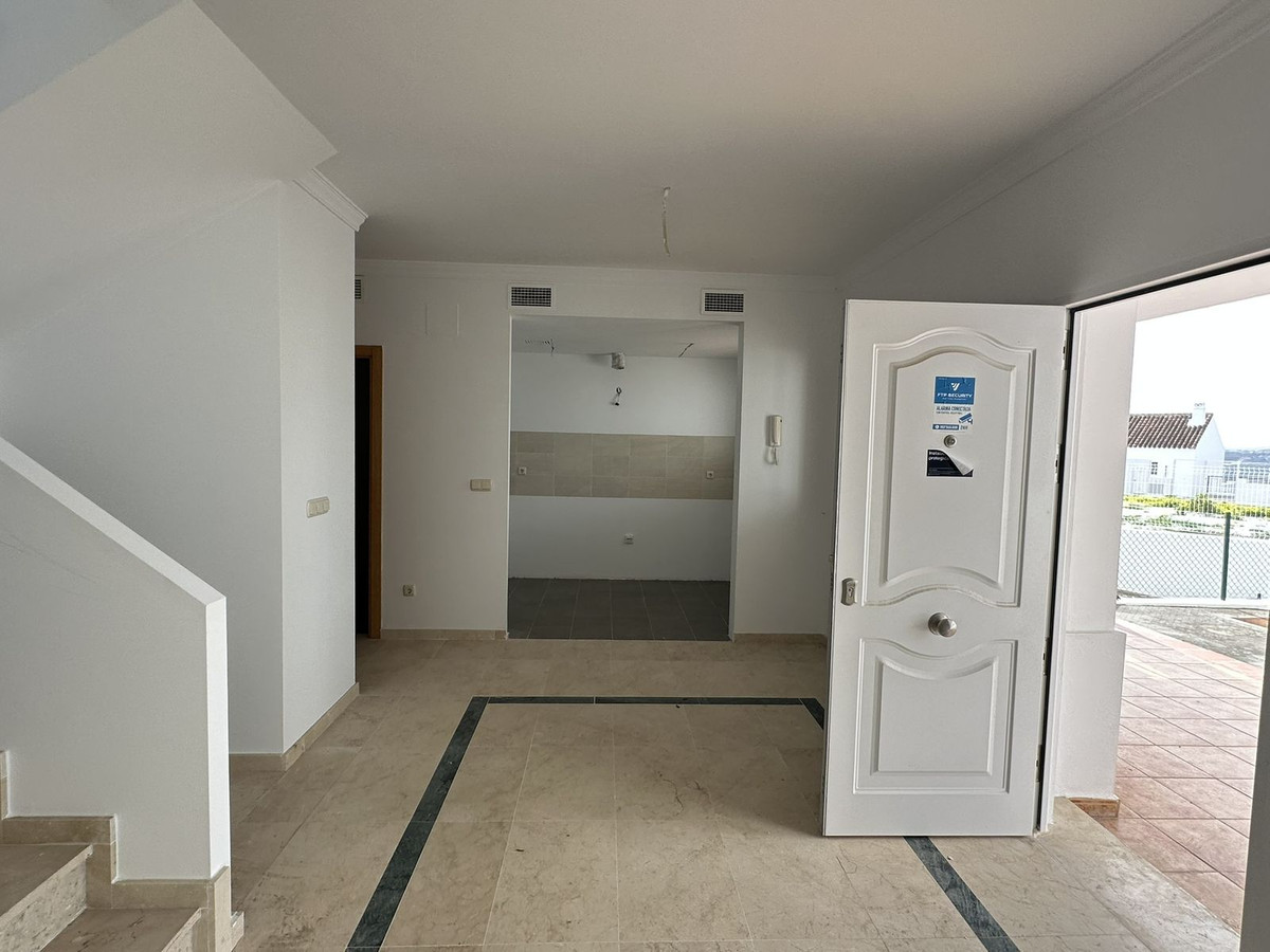 2 Bed Townhouse for sale in Doña Julia Costa Del Sol, Málaga, Spain