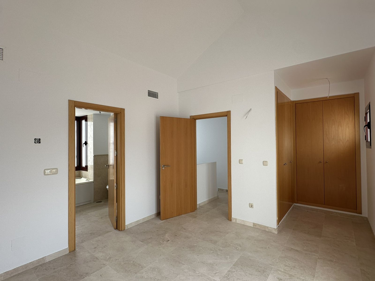 2 Bed Townhouse for sale in Doña Julia Costa Del Sol, Málaga, Spain