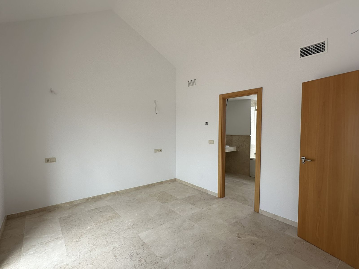 2 Bed Townhouse for sale in Doña Julia Costa Del Sol, Málaga, Spain