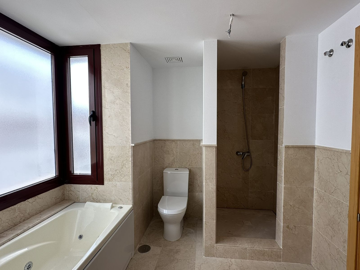2 Bed Townhouse for sale in Doña Julia Costa Del Sol, Málaga, Spain