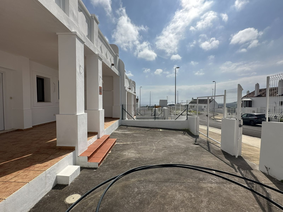 2 Bed Townhouse for sale in Doña Julia Costa Del Sol, Málaga, Spain
