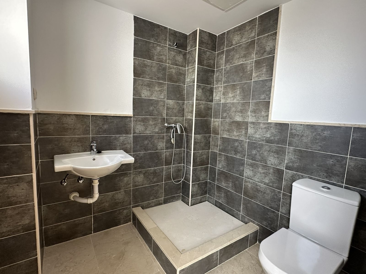 2 Bed Townhouse for sale in Doña Julia Costa Del Sol, Málaga, Spain